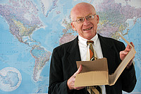 Master of 350 used machines for producing boxes: Carl Ingolf Lange.